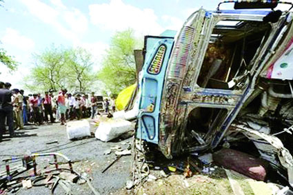 Tai nạn nghiêm trọng tại Ấn Độ, hơn 70 người thương vong